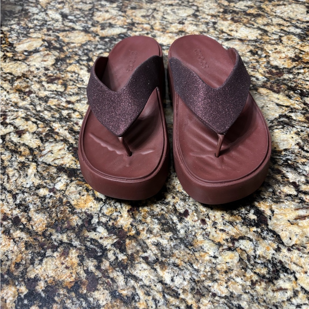 Crocs Getaway Chunky Glitter Platform Flip Flops size 8W - Picture 2 of 5